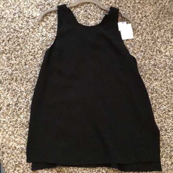 Vince Tops - New Vince black tank top blouse